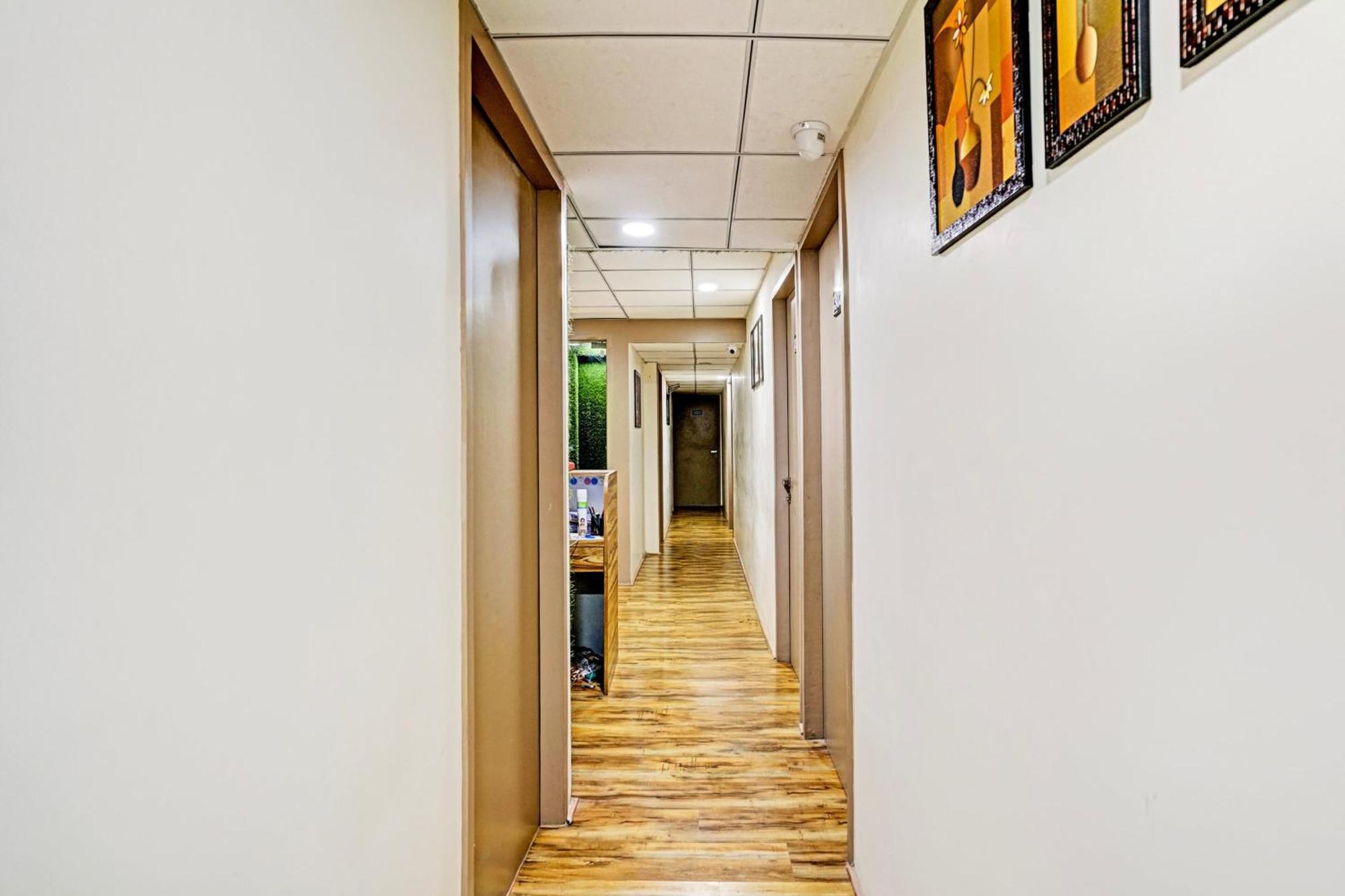 Super Collection O Vesu Surat Formerly Hotel Signature エクステリア 写真